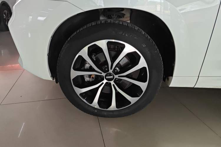 Used Wey VV7 2017 2.0T Ultra-Luxury Version Exterior 4