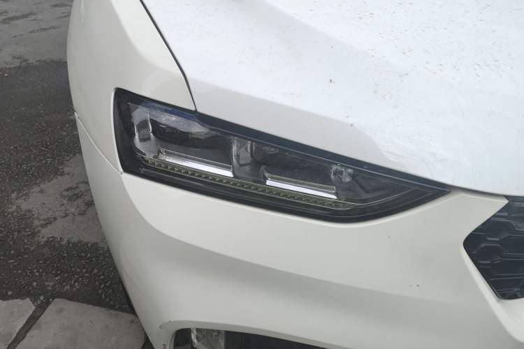 Used Wey VV7 2017 2.0T Luxury Model Exterior 6