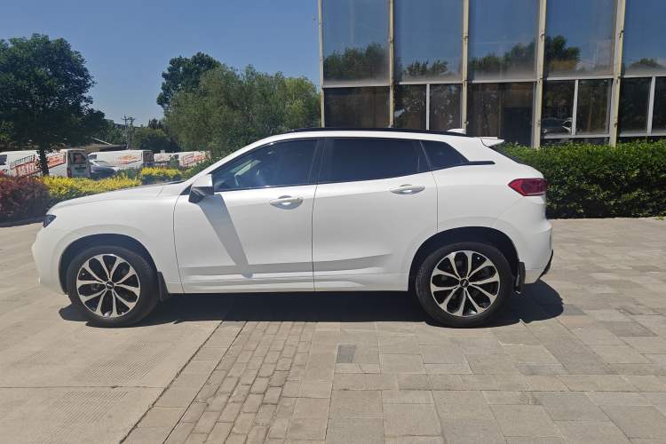 Used Wey VV7 2017 2.0T Ultra-Luxury Version Exterior 7