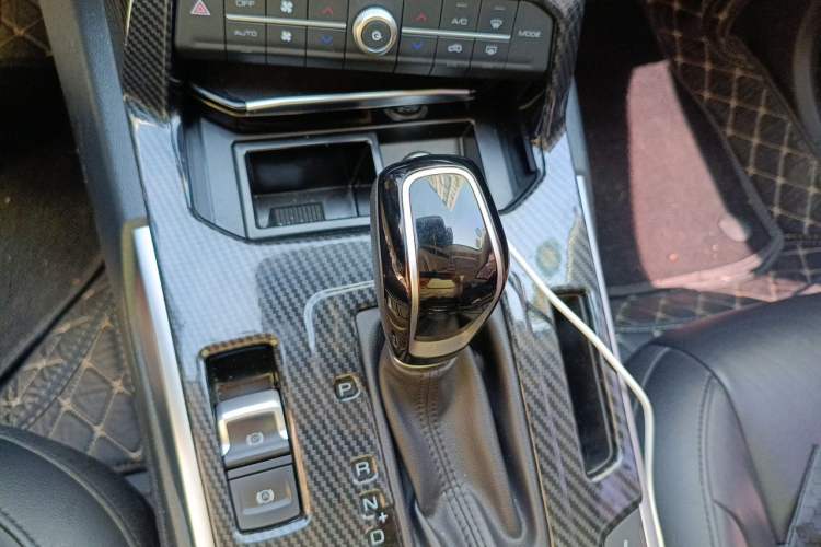 Used Wey VV7 2017 2.0T Flagship Model Gear Lever