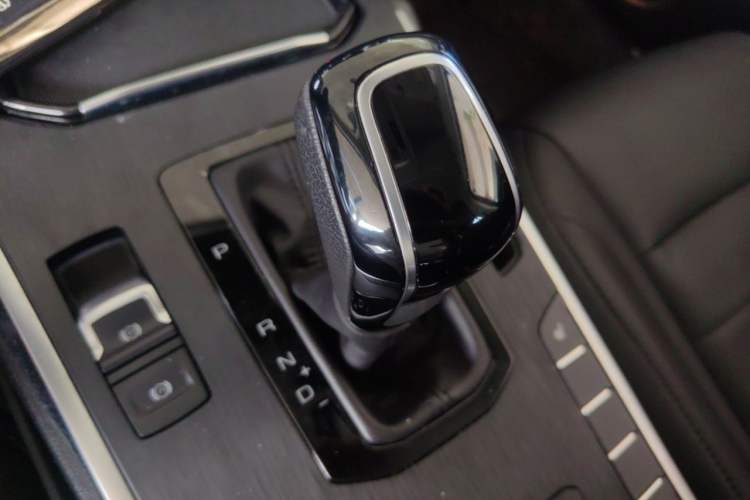 Used Wey VV7 2017 2.0T Ultra-Luxury Version Gear Lever