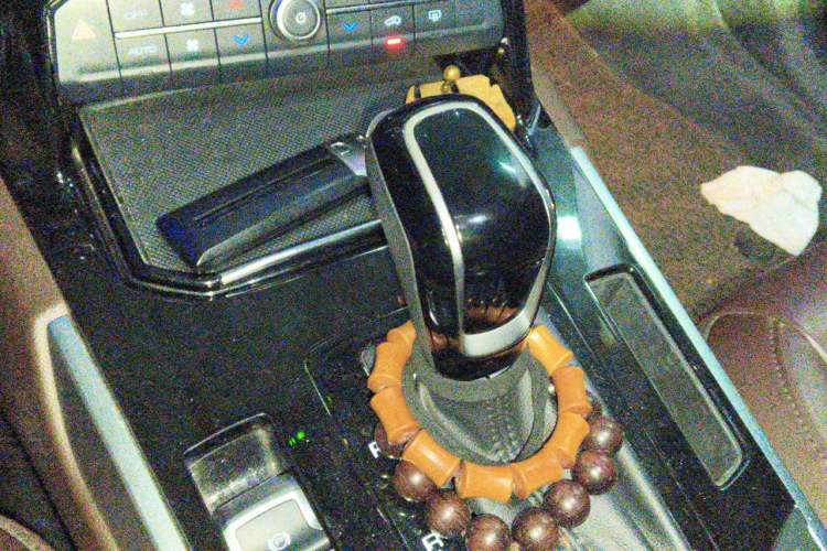 Used Wey VV7 2017 2.0T Flagship Model Gear Lever