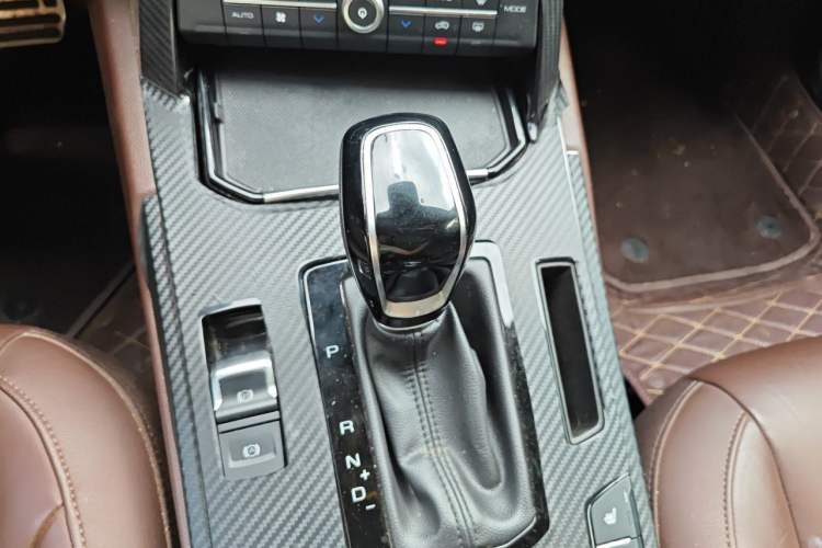 Used Wey VV7 2017 2.0T Flagship Model Gear Lever