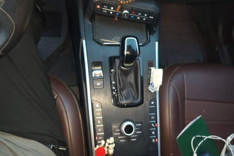 Used Wey VV7 2017 2.0T Flagship Model Gear Lever
