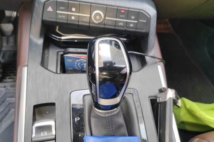 Used Wey VV7 2017 2.0T Ultra-Luxury Version Gear Lever