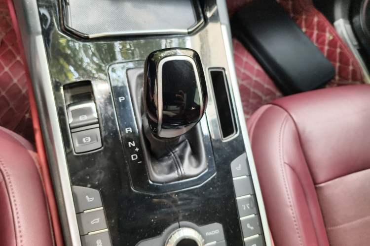 Used Wey VV7 2017 2.0T Flagship Model Gear Lever