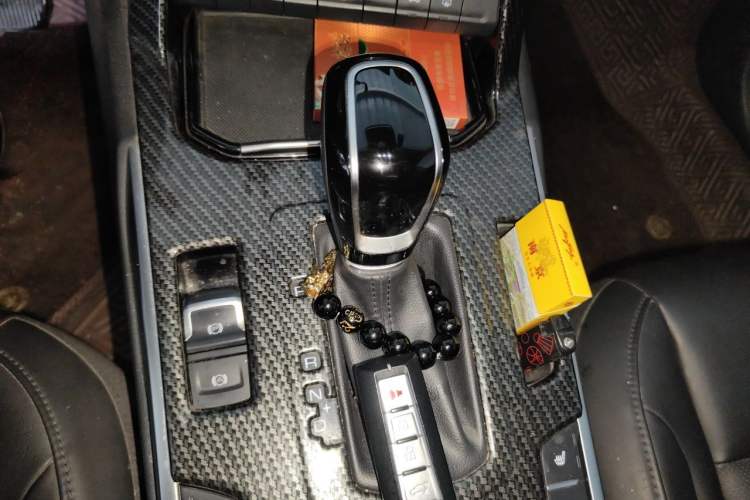 Used Wey VV7 2017 2.0T Luxury Model Gear Lever