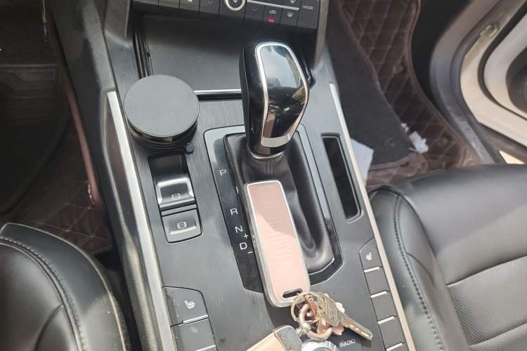 Used Wey VV7 2017 2.0T Luxury Model Gear Lever