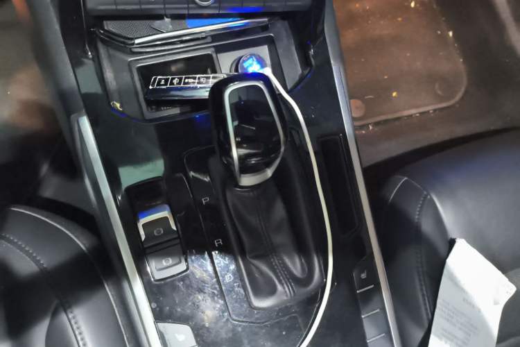 Used Wey VV7 2017 2.0T Ultra-Luxury Version Gear Lever