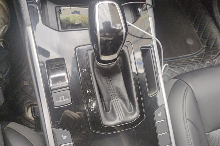 Used Wey VV7 2017 2.0T Luxury Model Gear Lever