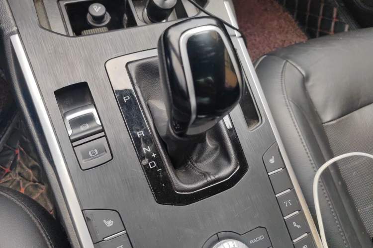 Used Wey VV7 2017 2.0T Flagship Model Gear Lever