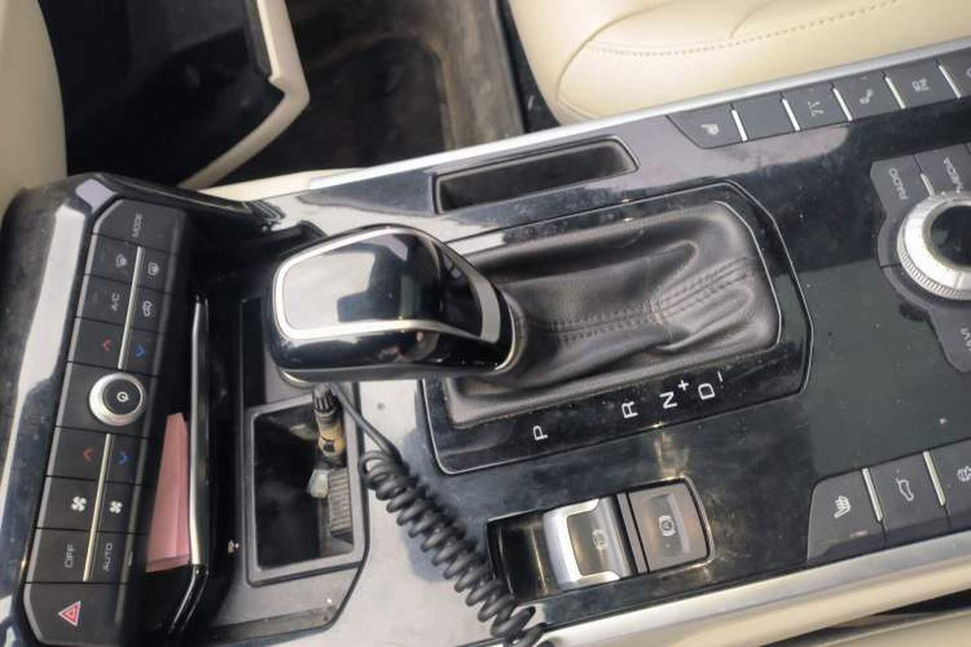 Used Wey VV7 2017 2.0T Flagship Model Gear Lever