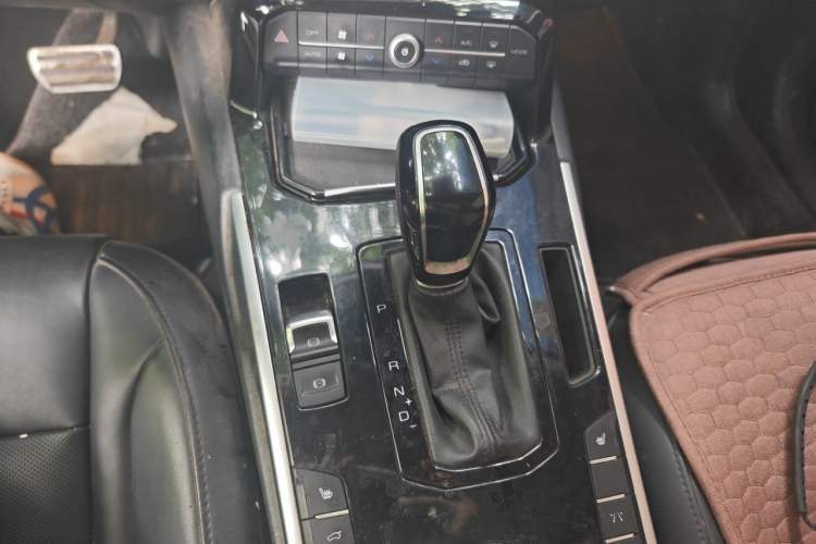 Used Wey VV7 2017 2.0T Flagship Model Gear Lever