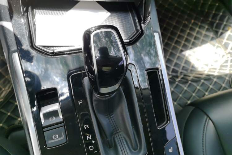 Used Wey VV7 2017 2.0T Luxury Model Gear Lever