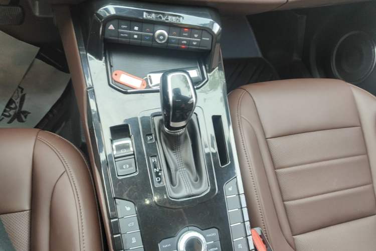 Used Wey VV7 2017 2.0T Ultra-Luxury Version Gear Lever