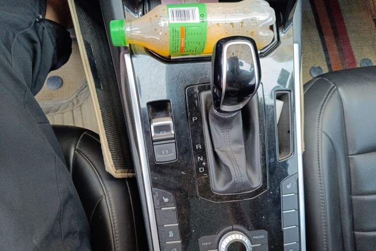 Used Wey VV7 2017 2.0T Luxury Model Gear Lever