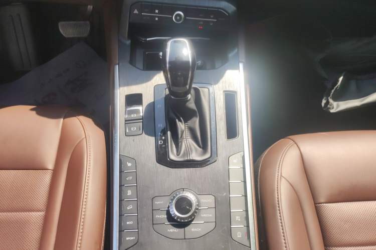 Used Wey VV7 2017 2.0T Ultra-Luxury Version Gear Lever