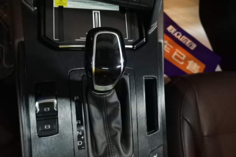 Used Wey VV7 2017 2.0T Flagship Model Gear Lever