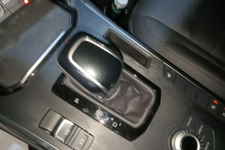 Used Wey VV7 2017 2.0T Ultra-Luxury Version Gear Lever