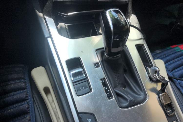 Used Wey VV7 2017 2.0T Ultra-Luxury Version Gear Lever