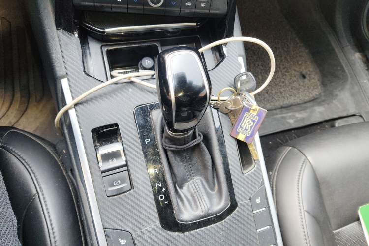 Used Wey VV7 2017 2.0T Ultra-Luxury Version Gear Lever