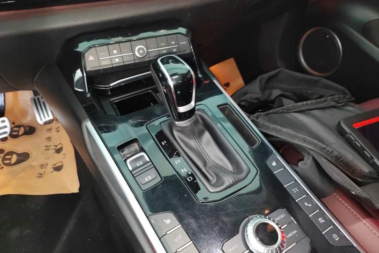 Used Wey VV7 2017 2.0T Flagship Model Gear Lever