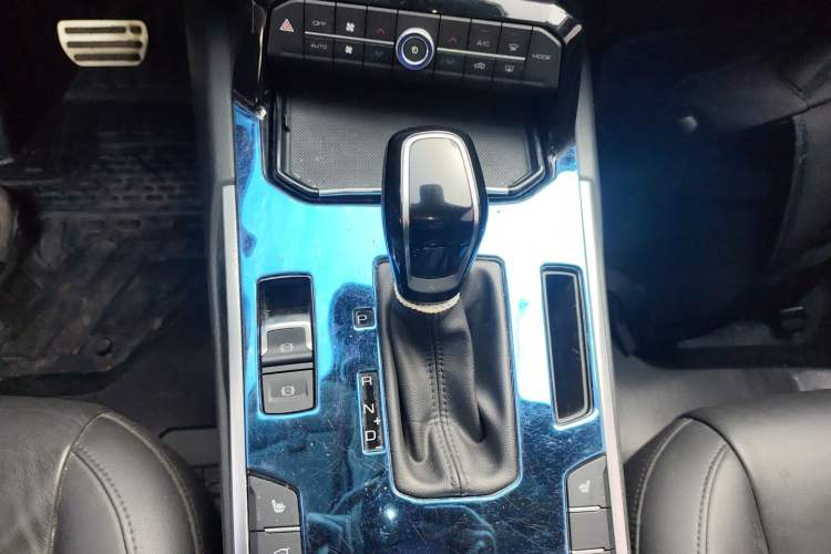 Used Wey VV7 2017 2.0T Flagship Model Gear Lever