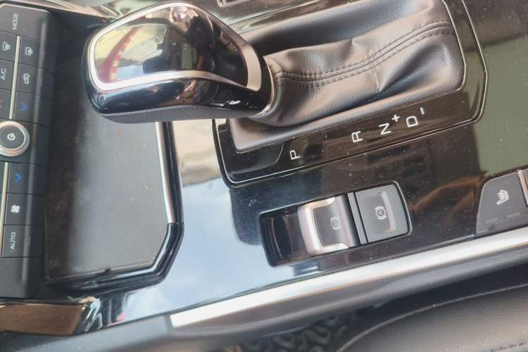Used Wey VV7 2017 2.0T Flagship Model Gear Lever
