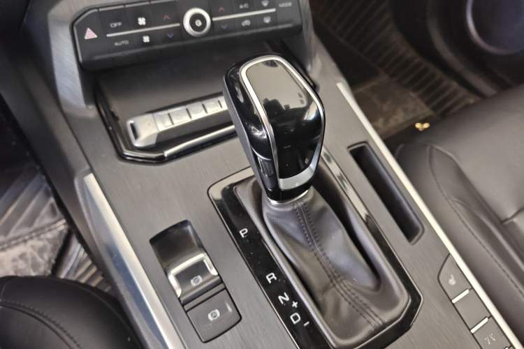 Used Wey VV7 2017 VV7c 2.0T Flagship Model Gear Lever