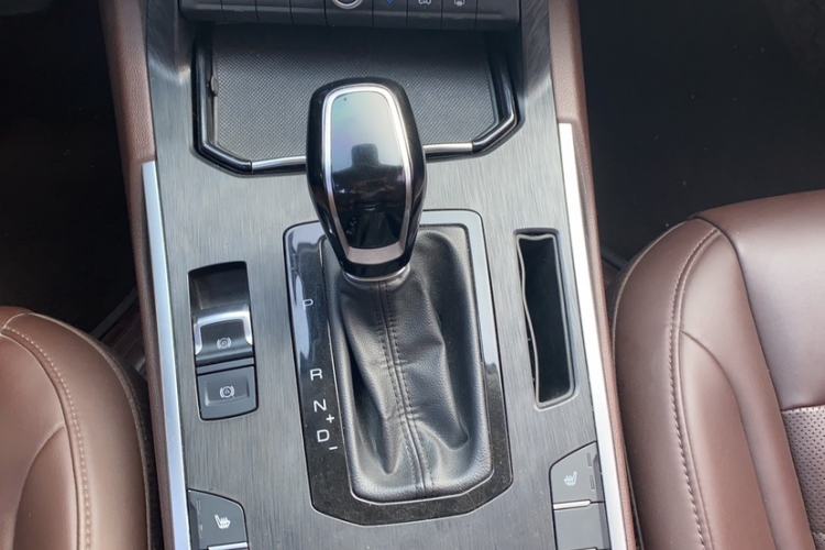 Used Wey VV7 2017 2.0T Ultra-Luxury Version Gear Lever