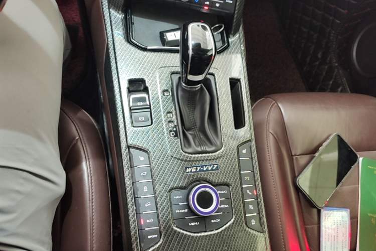 Used Wey VV7 2017 2.0T Flagship Model Gear Lever