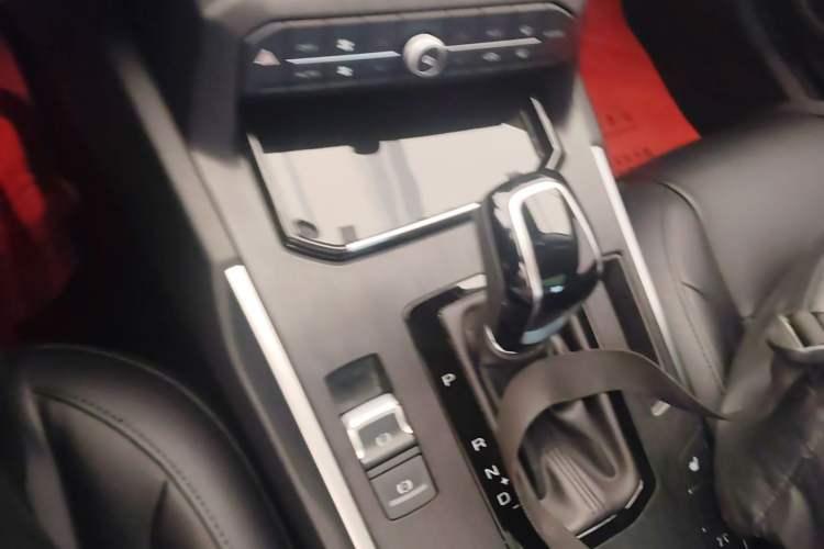 Used Wey VV7 2017 2.0T Flagship Model Gear Lever