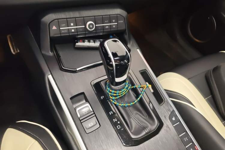 Used Wey VV7 2017 2.0T Flagship Model Gear Lever