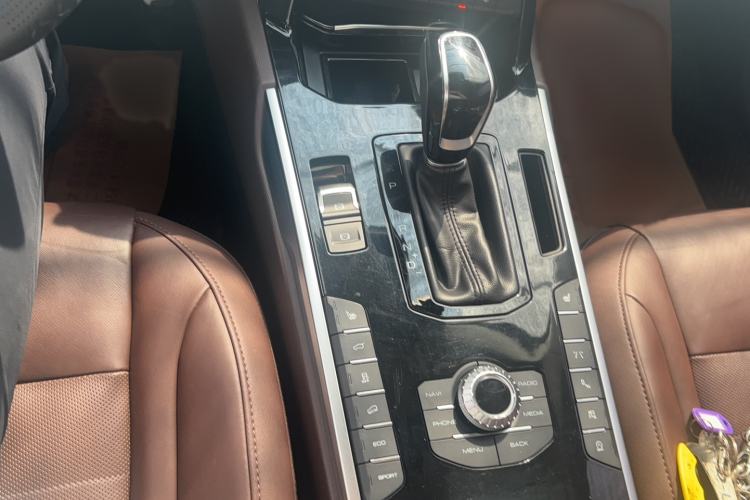 Used Wey VV7 2017 2.0T Flagship Model Gear Lever