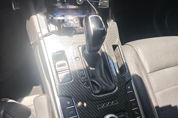 Used Wey VV7 2017 2.0T Flagship Model Gear Lever