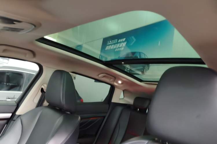 Used Wey VV7 2017 2.0T Ultra-Luxury Version Headliner