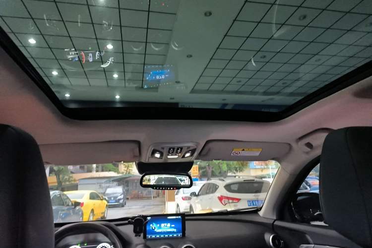 Used Wey VV7 2017 2.0T Flagship Model Headliner
