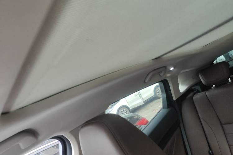 Used Wey VV7 2017 2.0T Ultra-Luxury Version Headliner