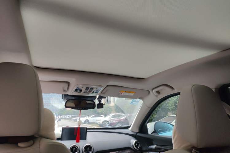 Used Wey VV7 2017 2.0T Ultra-Luxury Version Headliner