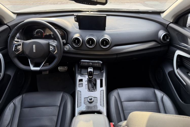 Used Wey VV7 2017 2.0T Flagship Model Interior 1