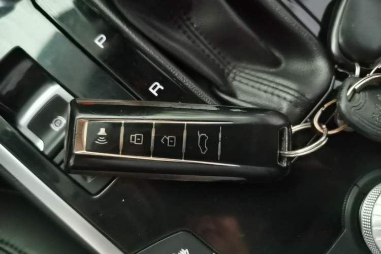Used Wey VV7 2017 2.0T Ultra-Luxury Version Interior 1