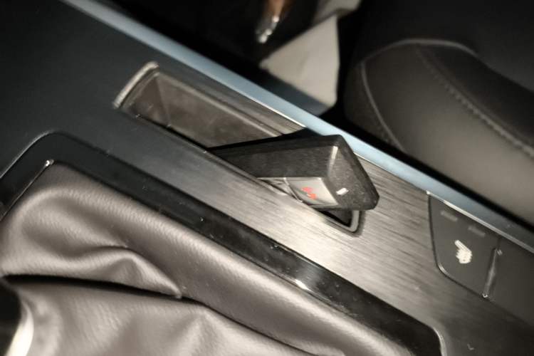 Used Wey VV7 2017 2.0T Flagship Model Interior 1