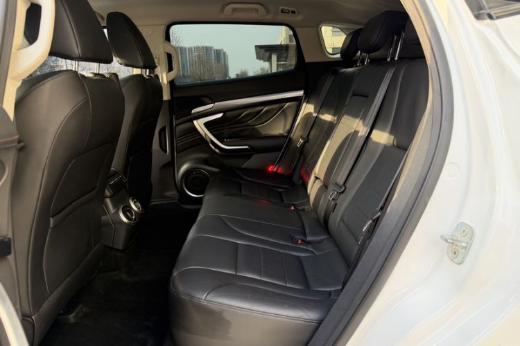 Used Wey VV7 2017 2.0T Flagship Model Interior 2