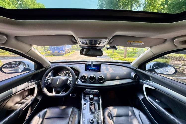 Used Wey VV7 2017 VV7c 2.0T Flagship Model Interior 2