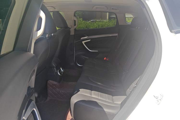Used Wey VV7 2017 2.0T Ultra-Luxury Version Interior 3