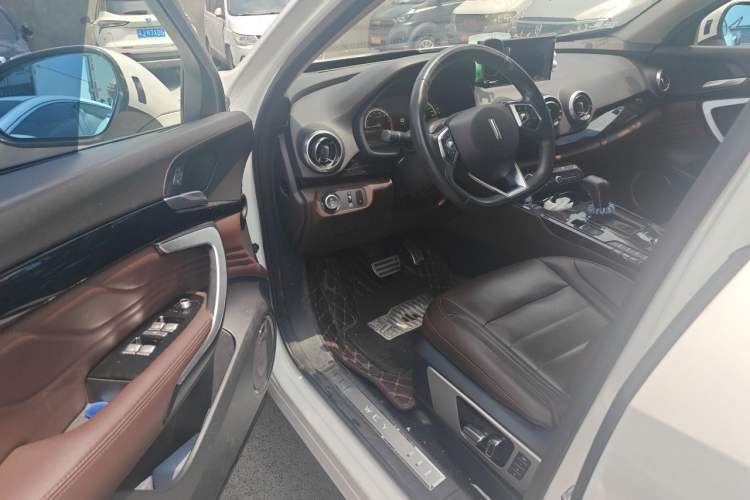 Used Wey VV7 2017 2.0T Flagship Model Interior 3