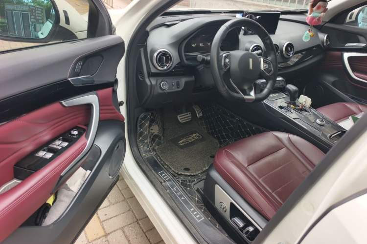 Used Wey VV7 2017 2.0T Flagship Model Interior 3
