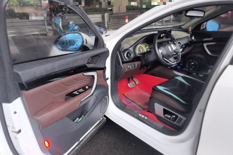 Used Wey VV7 2017 2.0T Flagship Model Interior 3