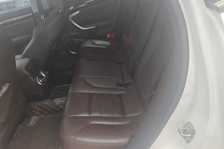 Used Wey VV7 2017 2.0T Flagship Model Interior 4