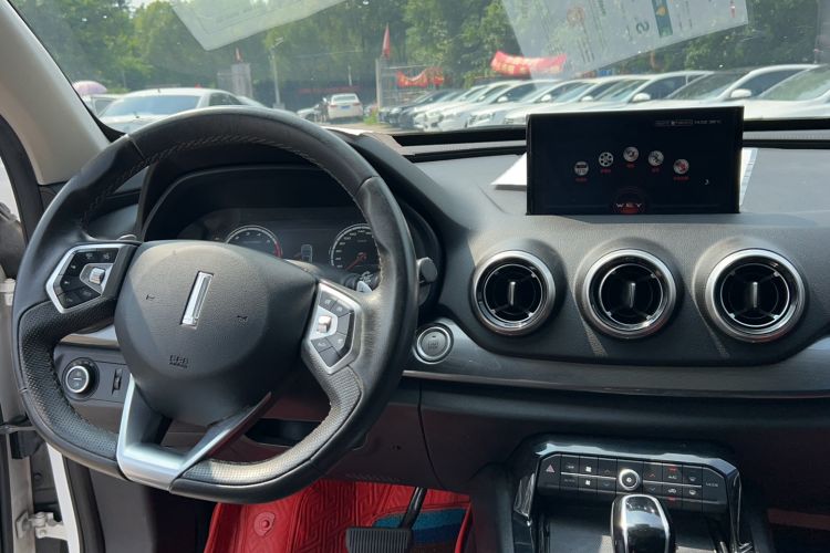 Used Wey VV7 2017 2.0T Luxury Model Interior 5